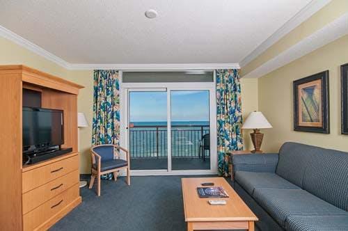 Paradise Resort - 2 Bedroom Oceanfront Deluxe Condo