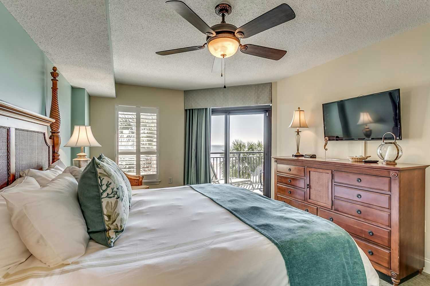 Island Vista Resort - 4 Bedroom Oceanfront Condo