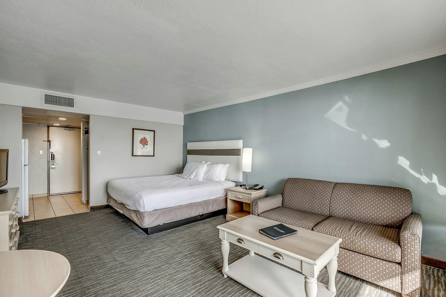 Ocean Reef Resort - 1 Bedroom Oceanfront King Suite