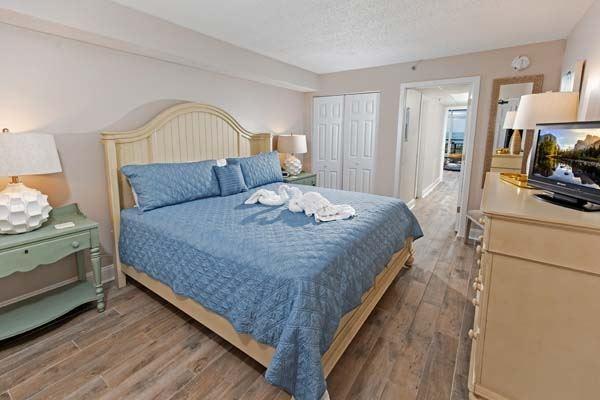 Litchfield Beach and Golf - 1 Bedroom King Suite - Bridgewater