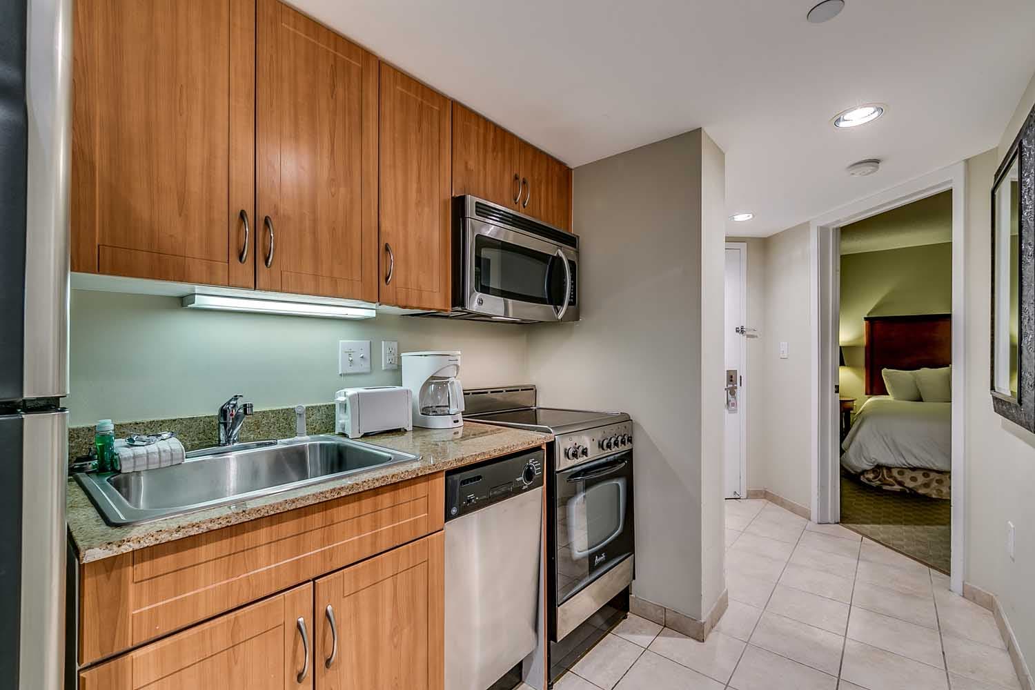 Sandy Beach Resort - 1 Bedroom Ocean View Condo - Palmetto