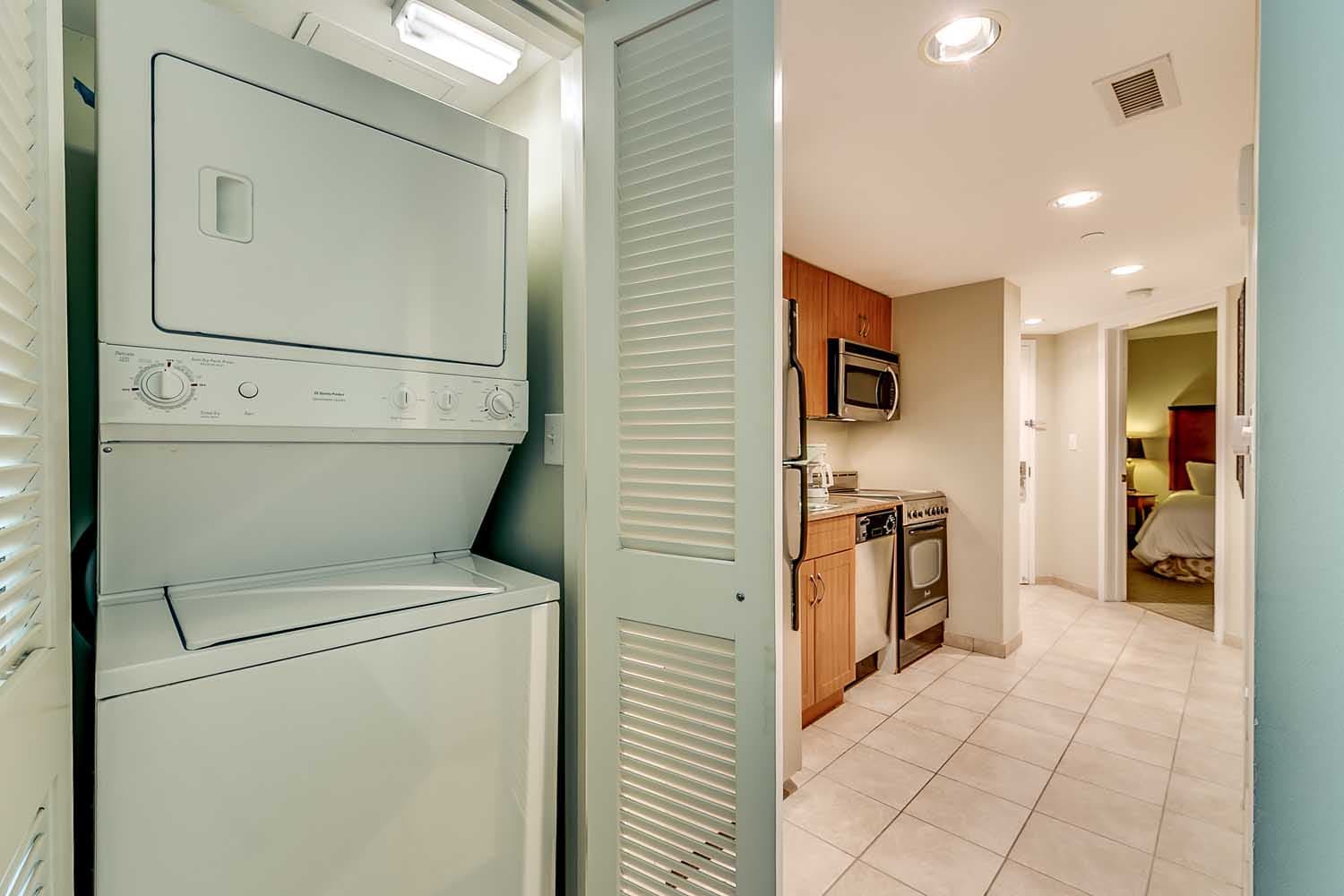 Sandy Beach Resort - 1 Bedroom Ocean View Condo - Palmetto