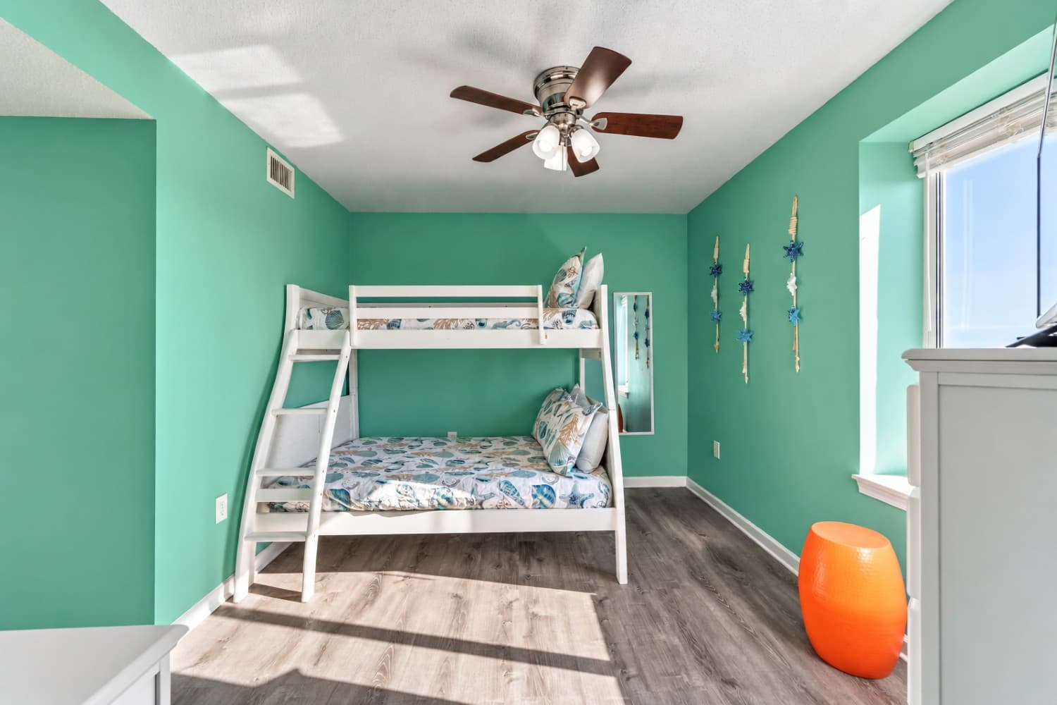 Crescent Shores - S 1812