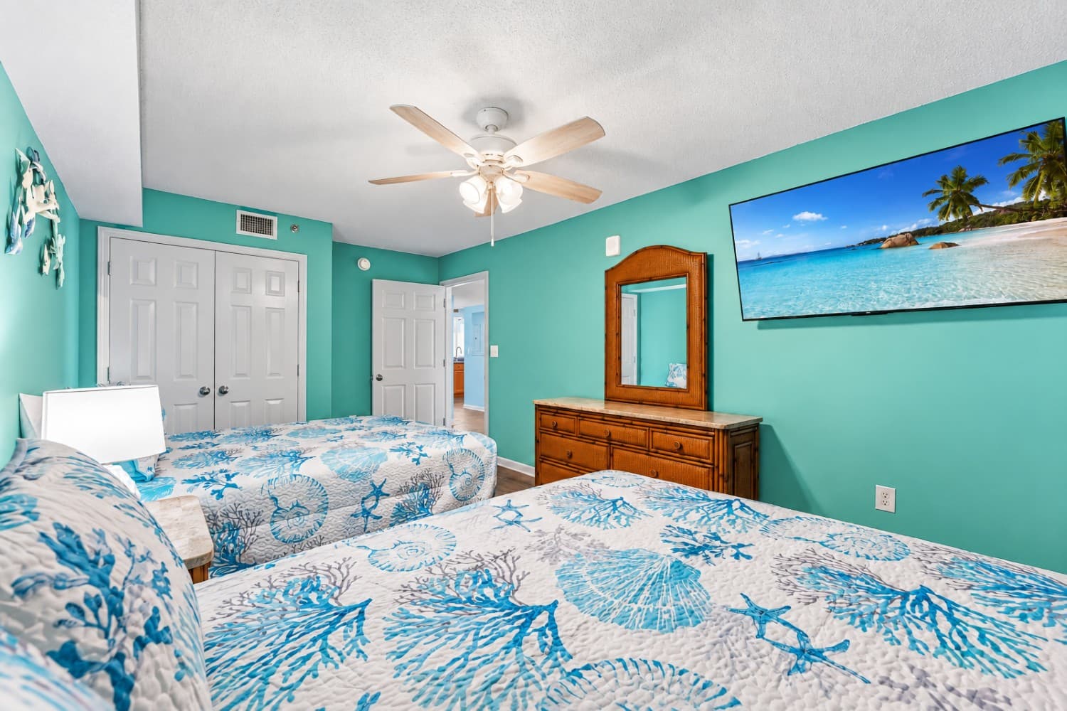 Crescent Shores - S 1812