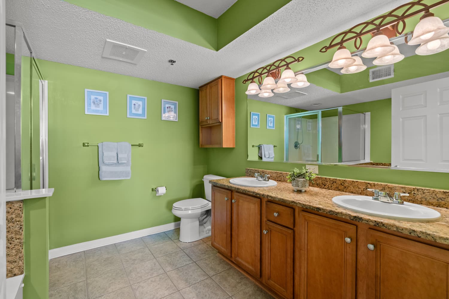 Crescent Shores - N 403