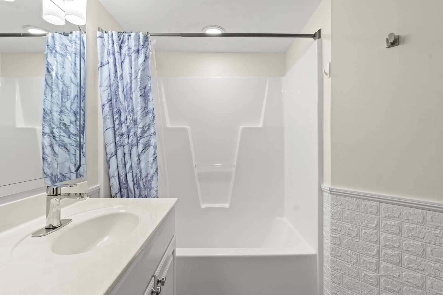 Malibu Pointe -  705