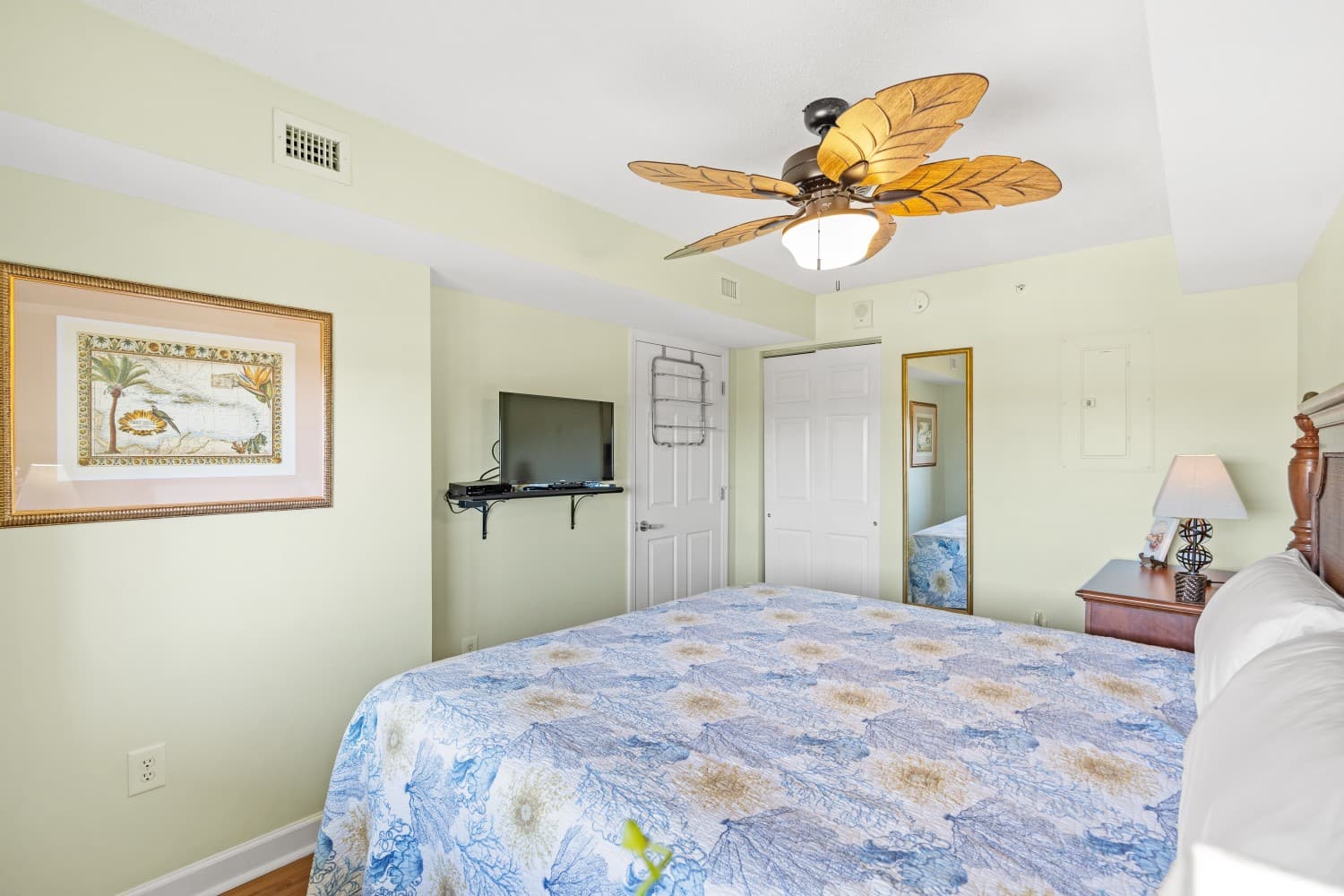 Malibu Pointe -  902