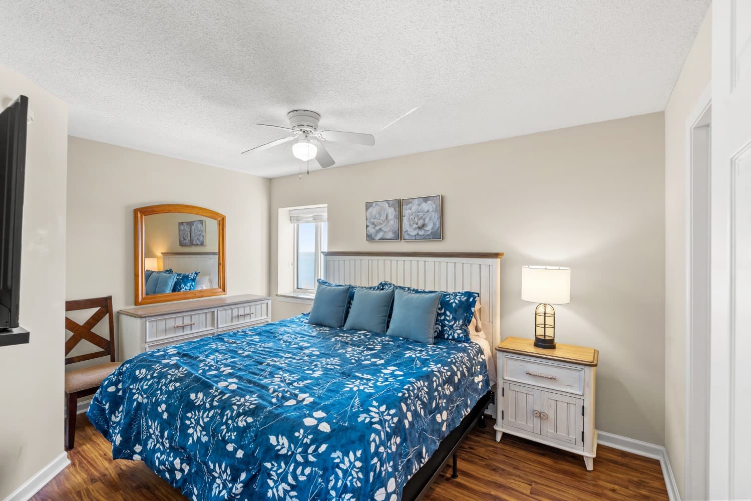 South Shore Villas - 1107