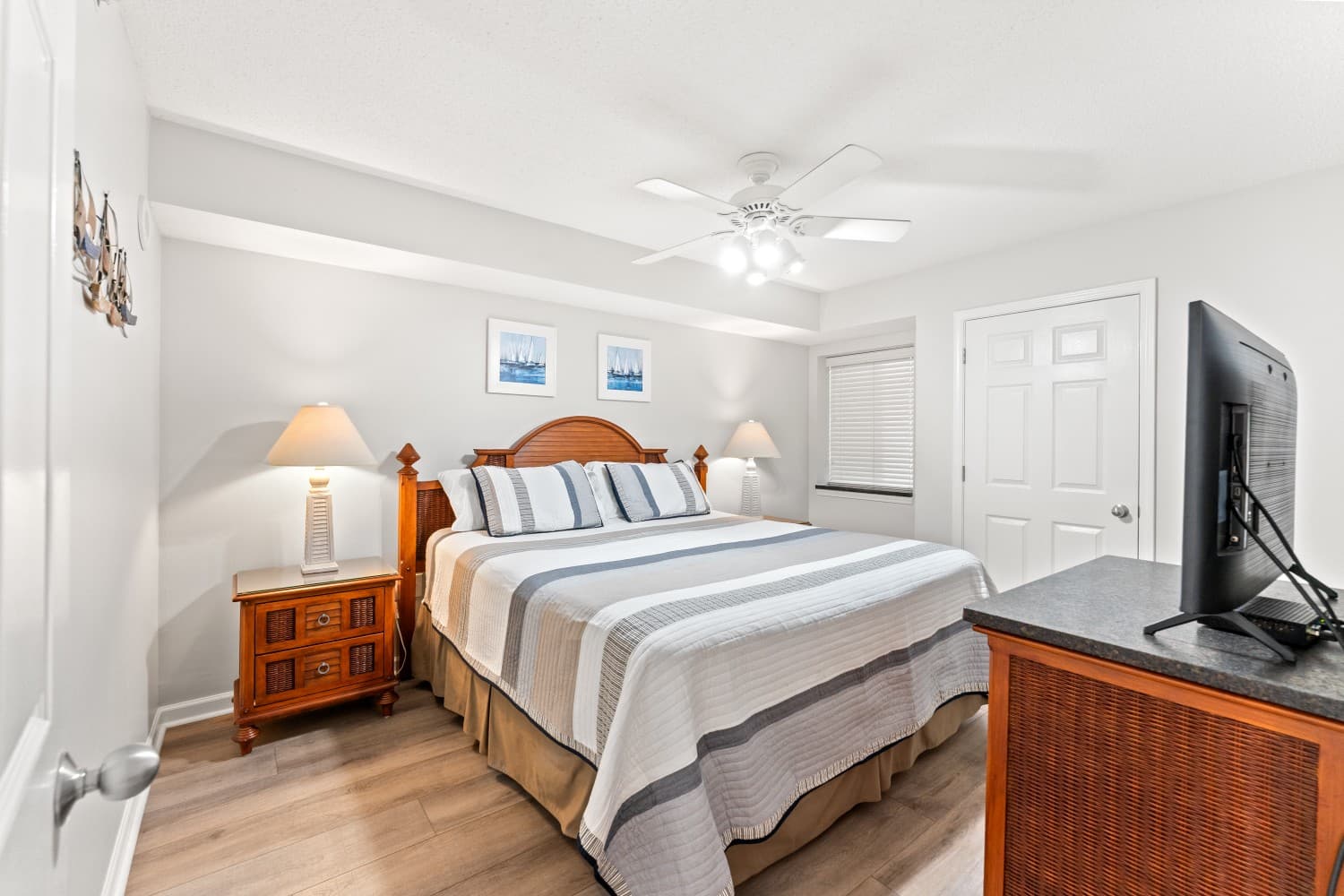 South Shore Villas -  702