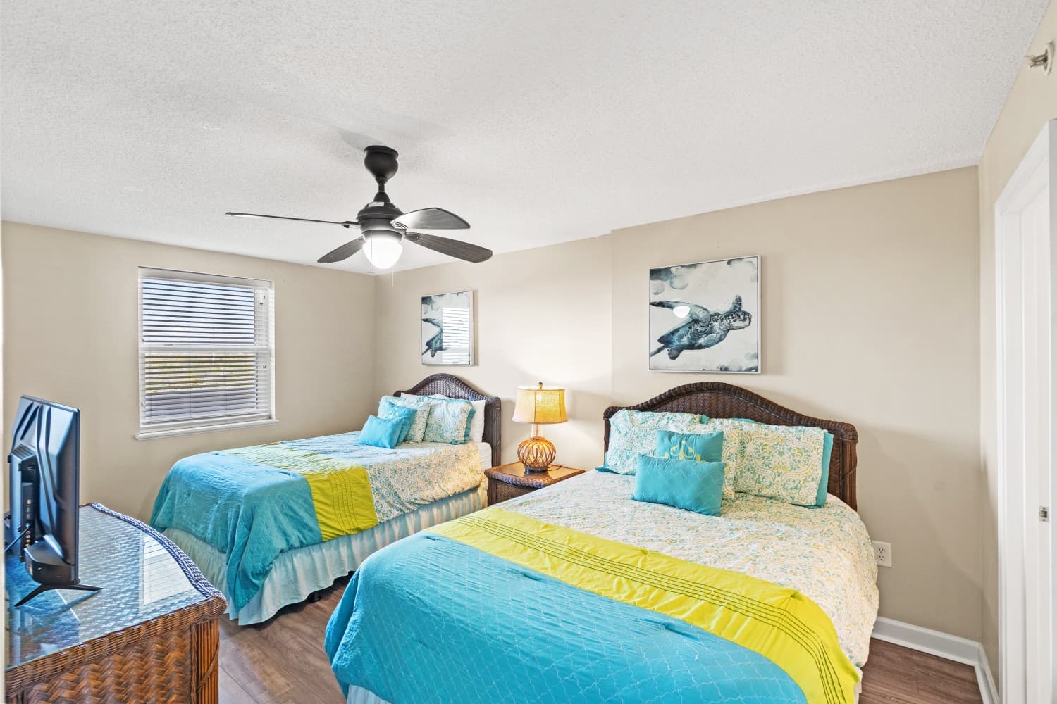 Crescent Keyes -  905