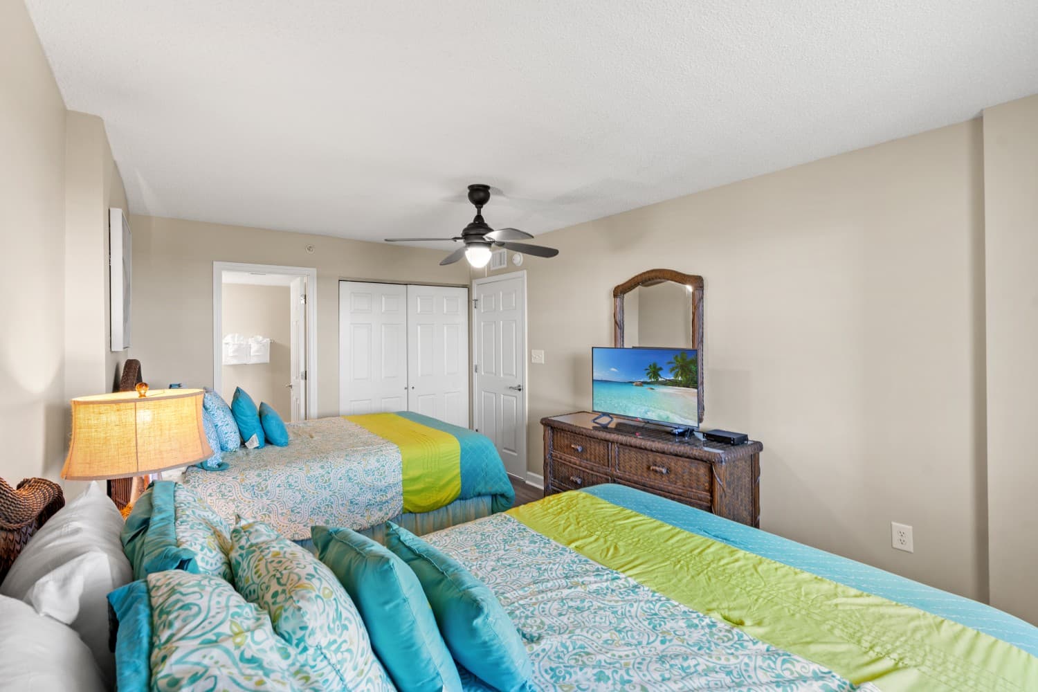 Crescent Keyes -  905