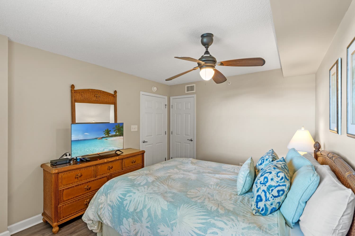 Crescent Keyes -  905