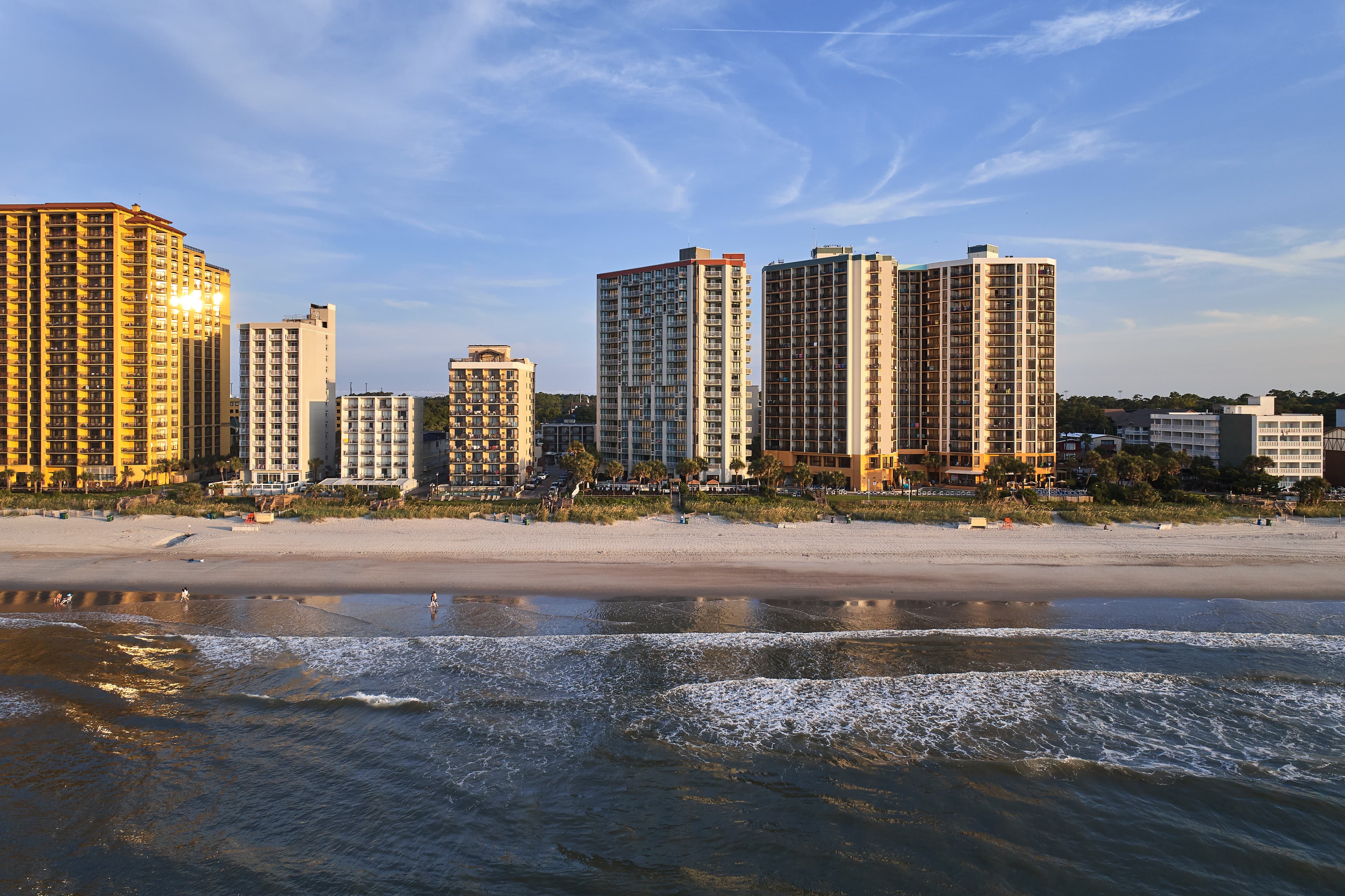 The Strand - 1 Bedroom Oceanfront Deluxe Queen Suite (F)