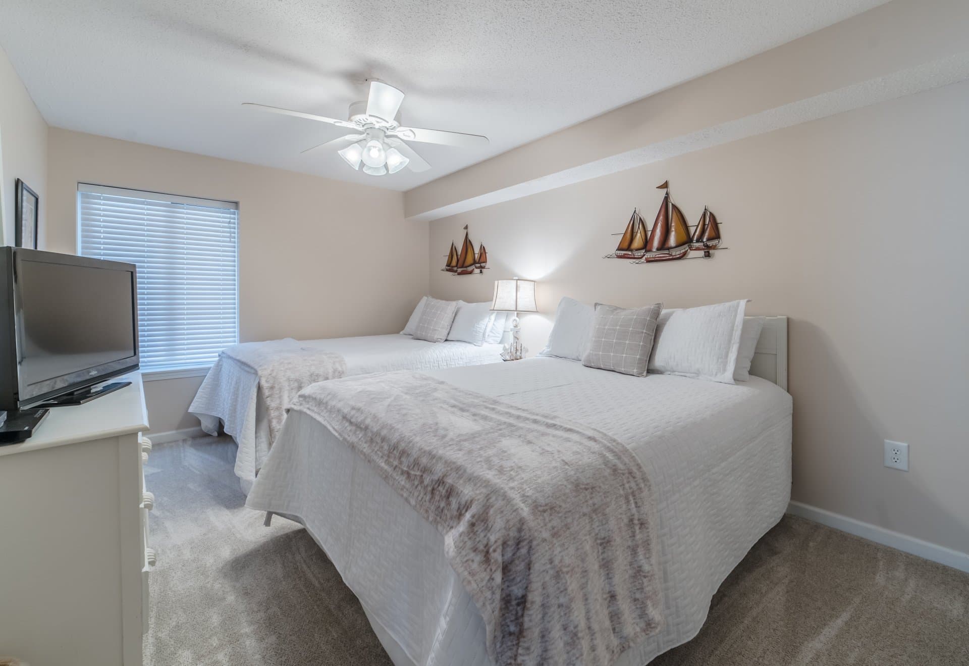 Crescent Shores - N 905