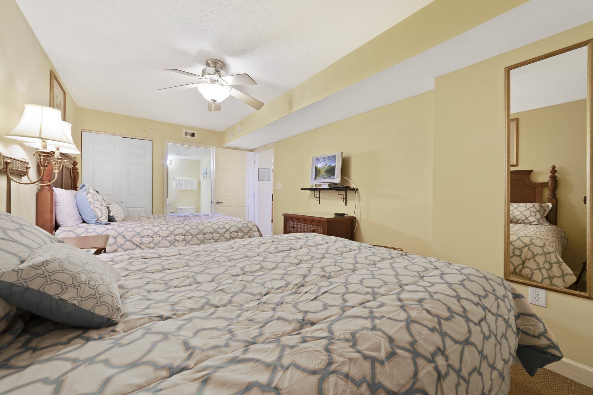 Malibu Pointe - 1004