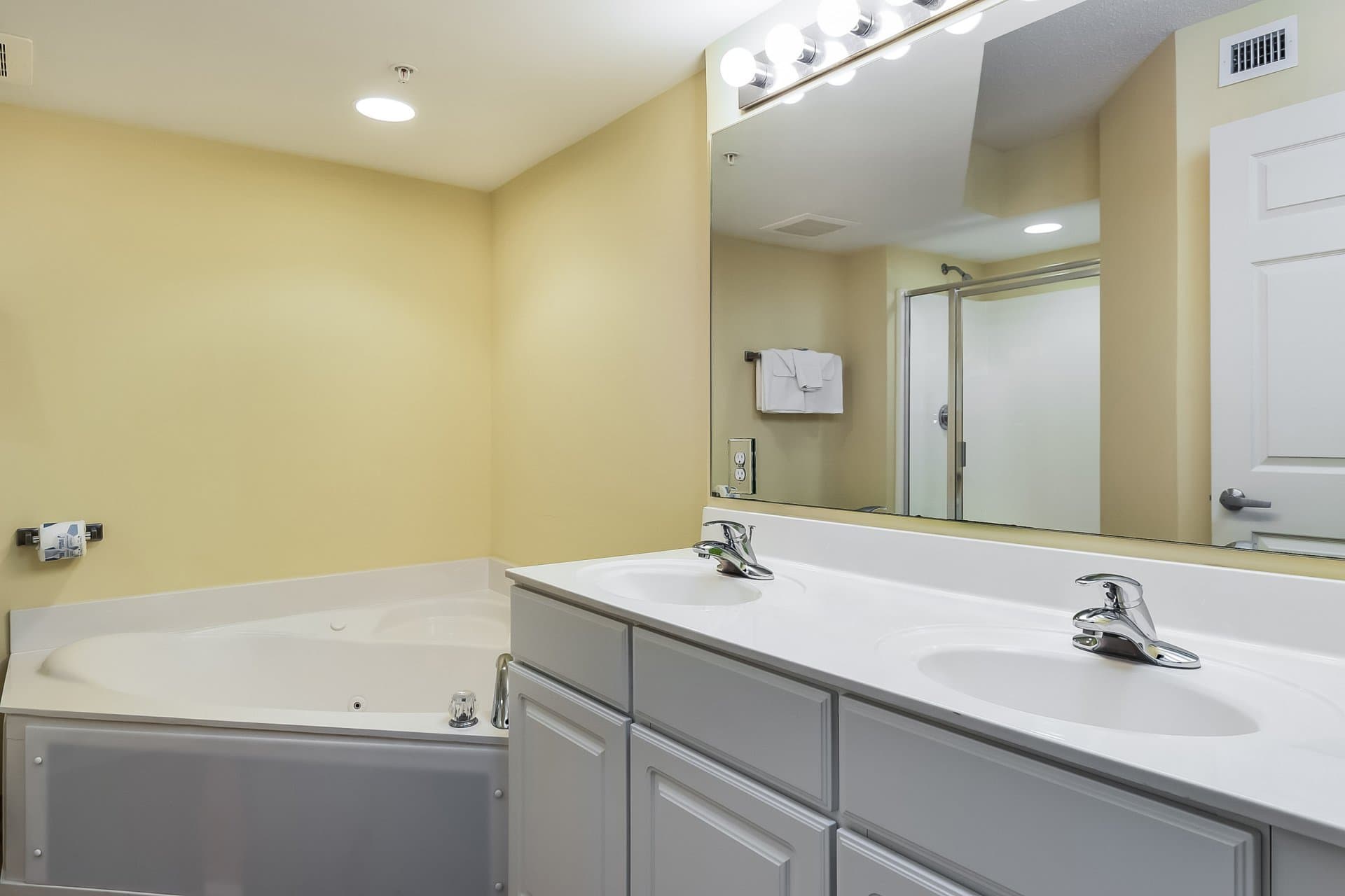 Malibu Pointe -  403