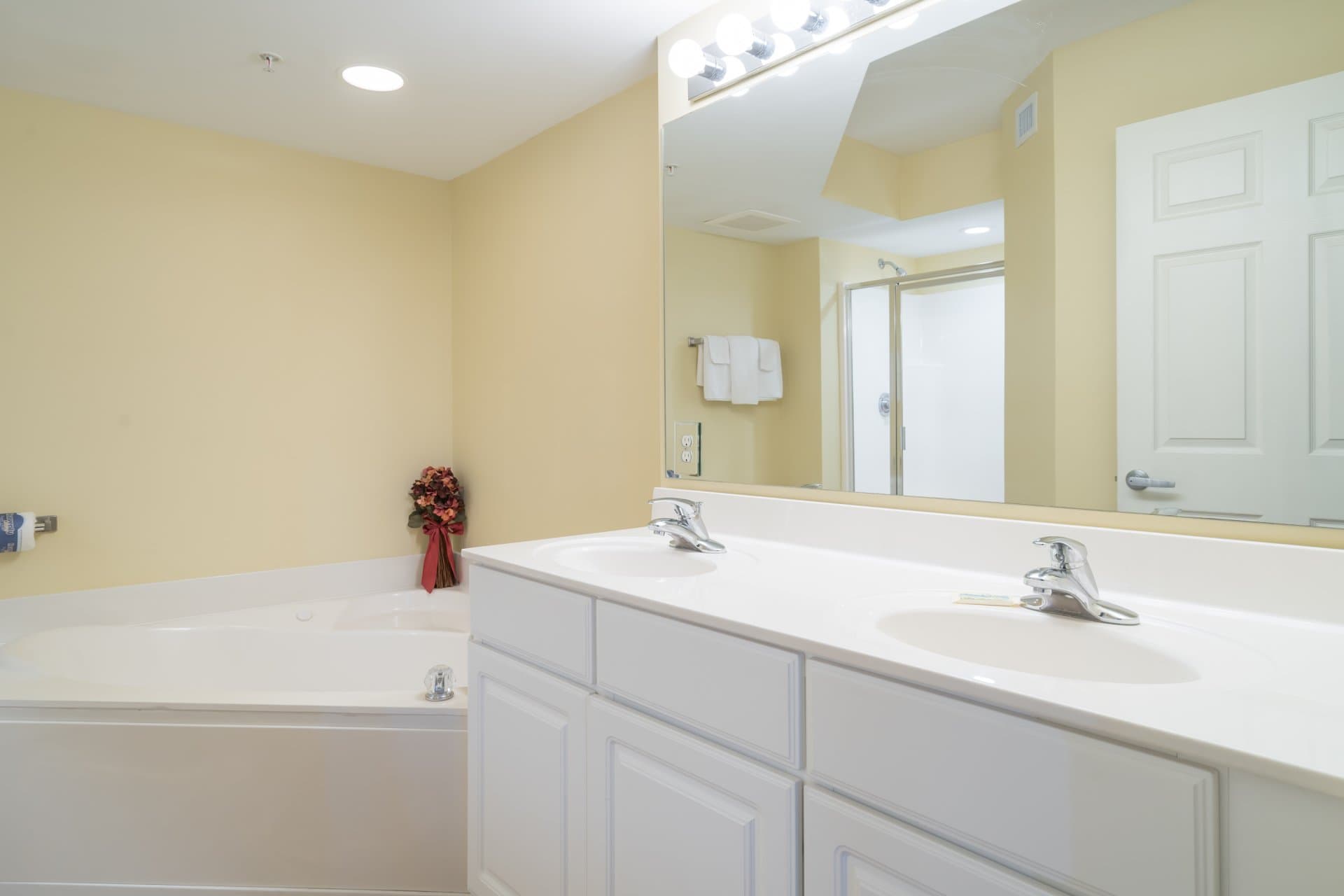 Malibu Pointe -  604
