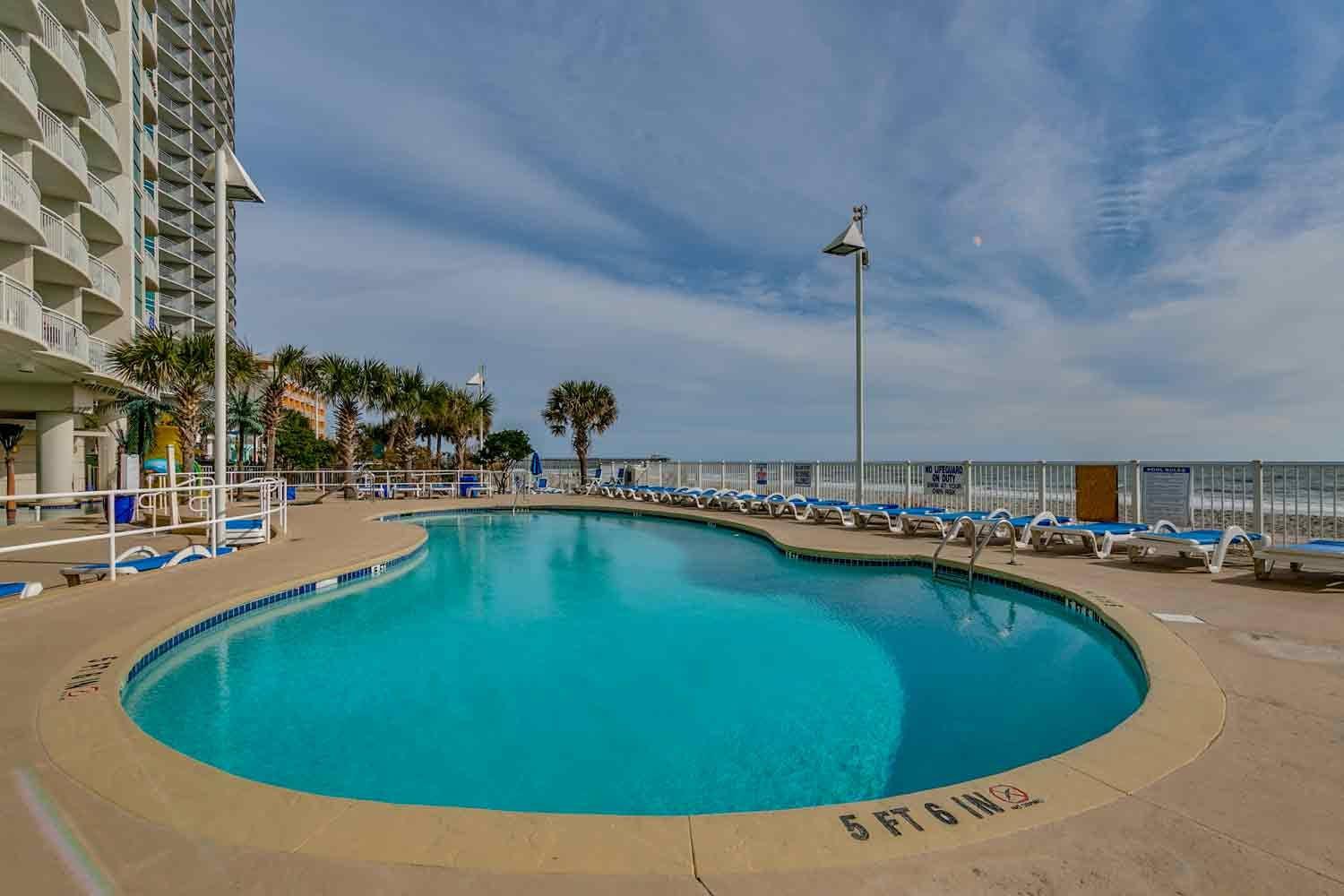 Sandy Beach Resort - 2 Bedroom Oceanfront Deluxe Condo - Palmetto