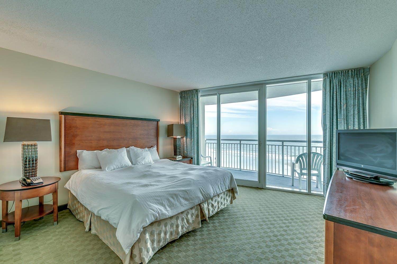 Sandy Beach Resort - 3 Bedroom Oceanfront King Condo - Palmetto