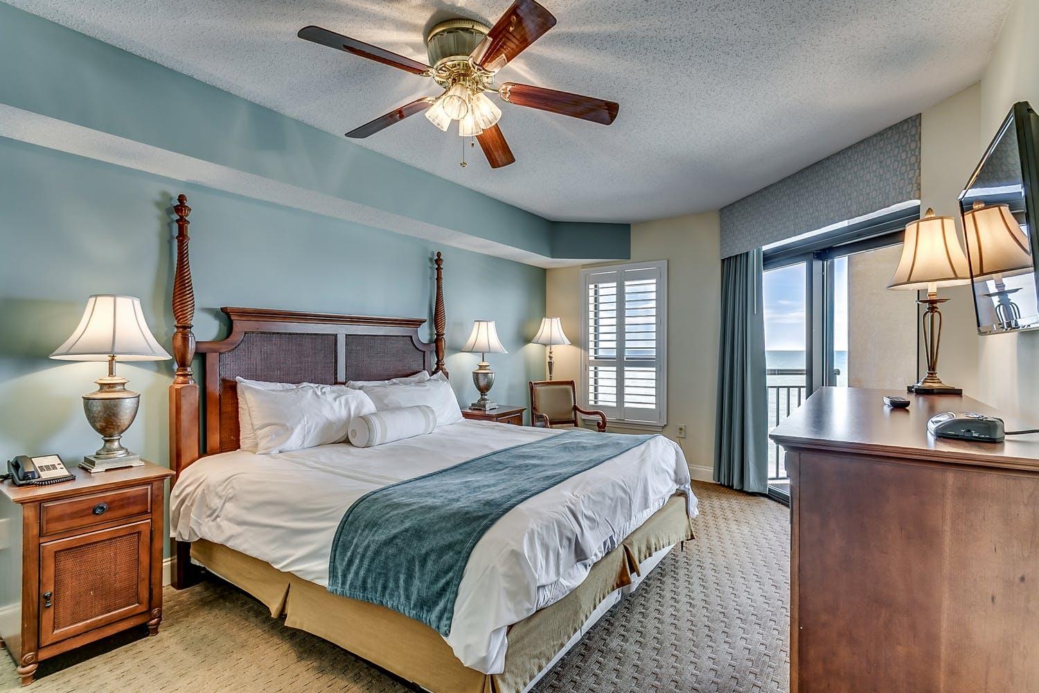 Island Vista Resort - 3 Bedroom Luxury Oceanfront Corner