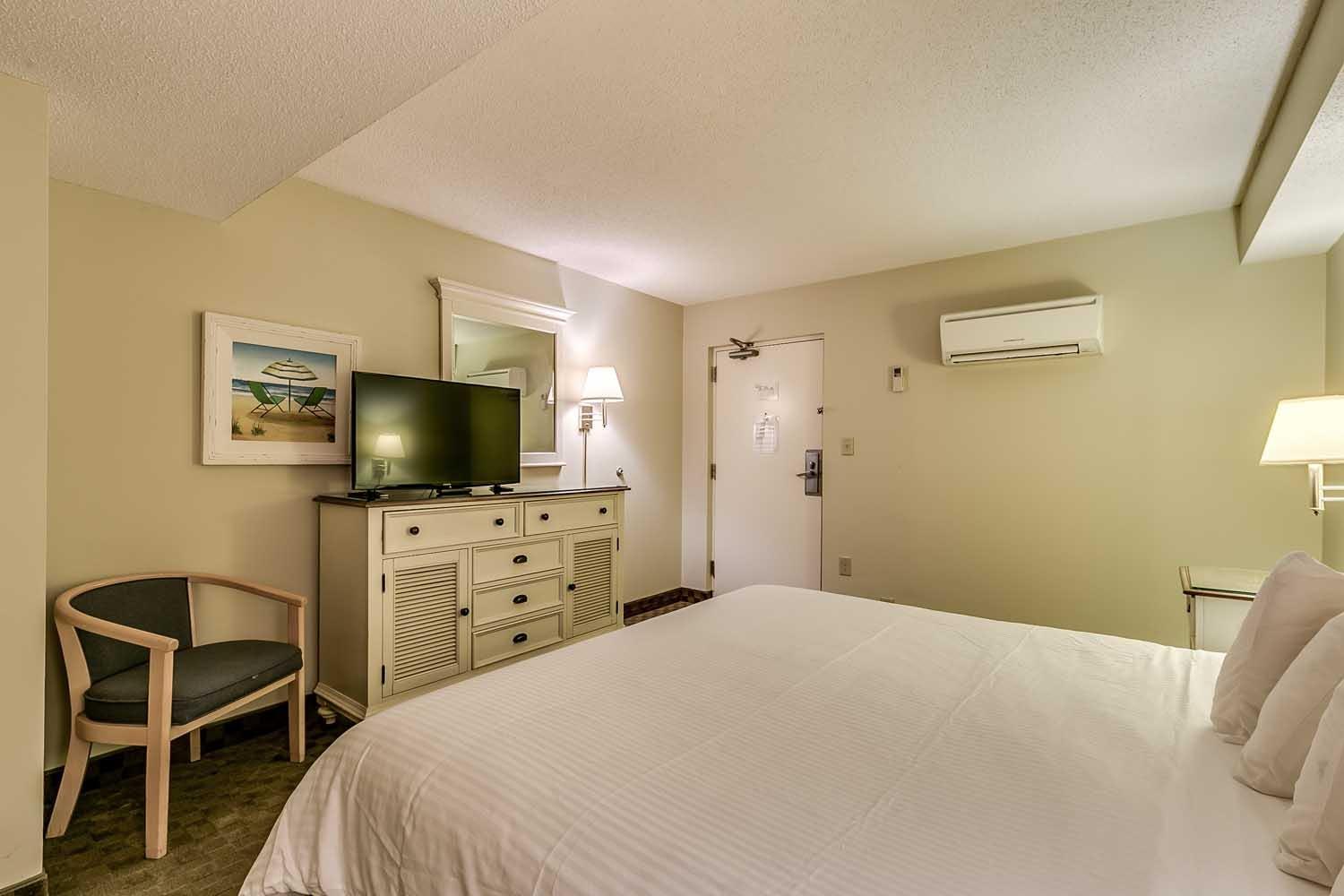 Sandy Beach Resort - 1 Bedroom Oceanfront King Jacuzzi - Magnolia