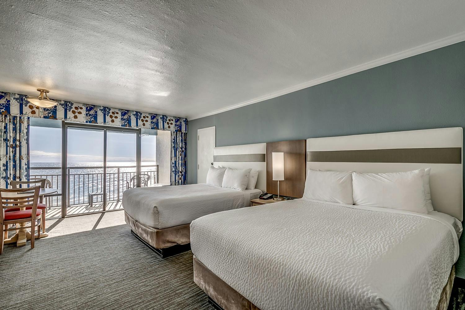 Ocean Reef Resort - 1 Bedroom Oceanfront Efficiency 2 Queen