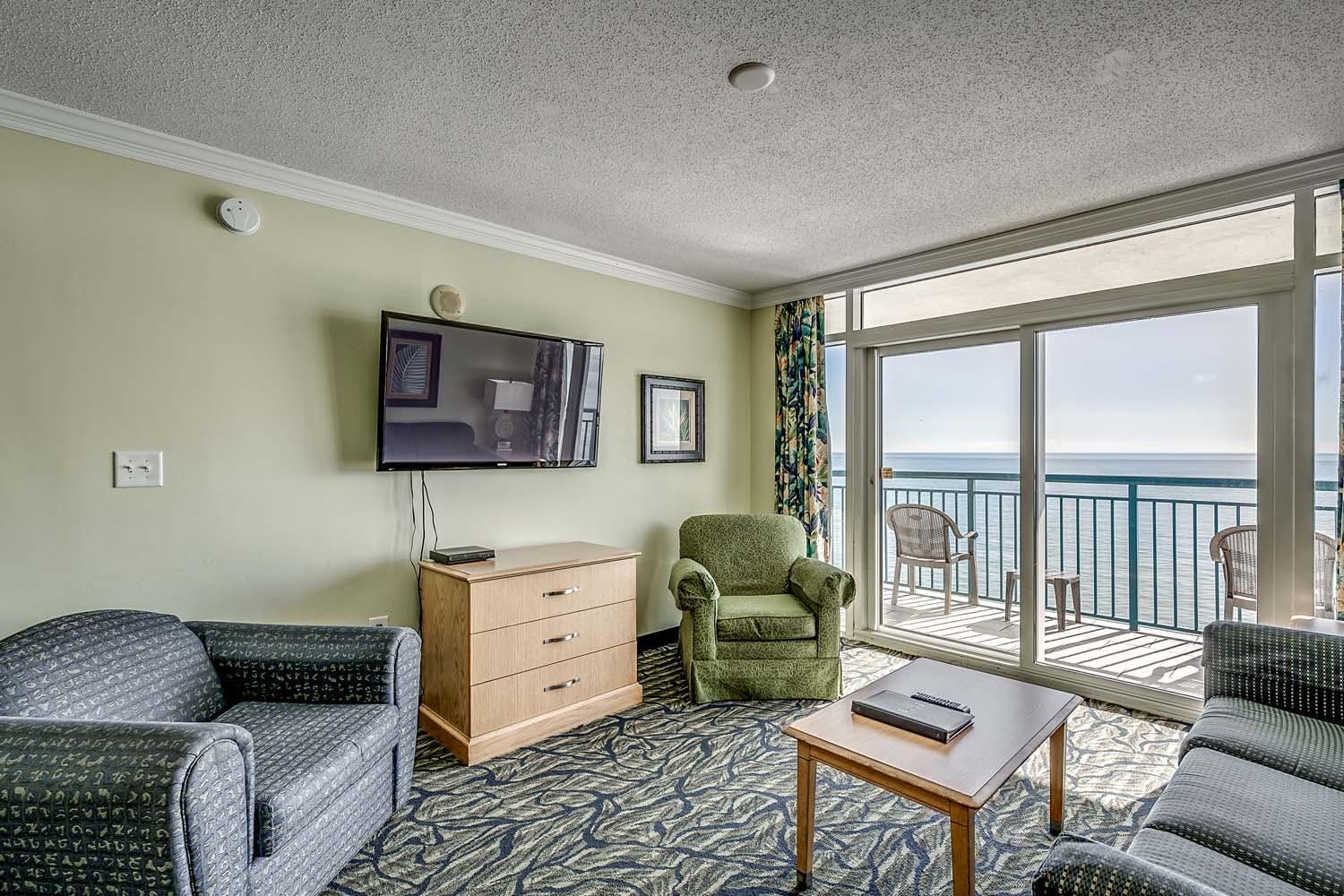 Paradise Resort - 3 Bedroom Oceanfront Condo