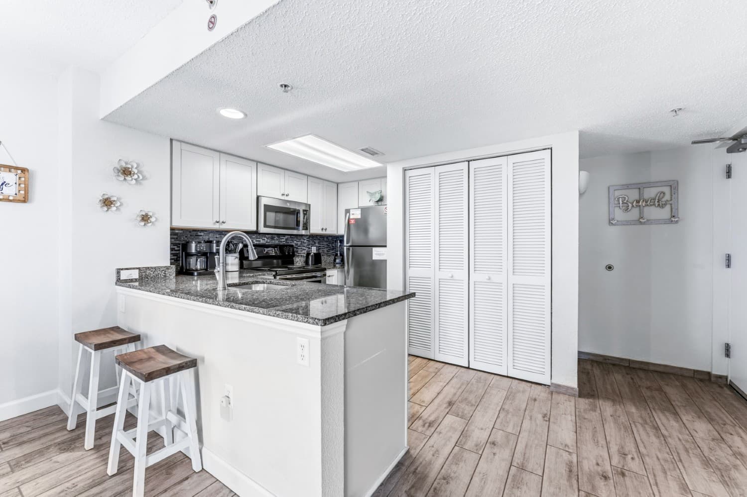 Bay Watch Resort - 1641
