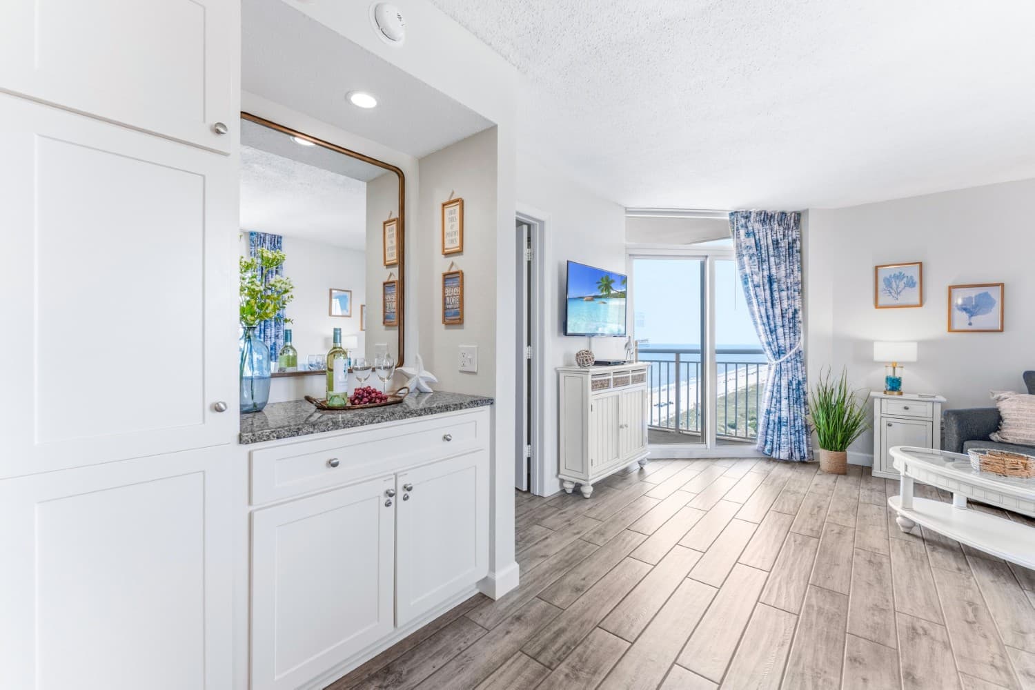 Bay Watch Resort - 1641