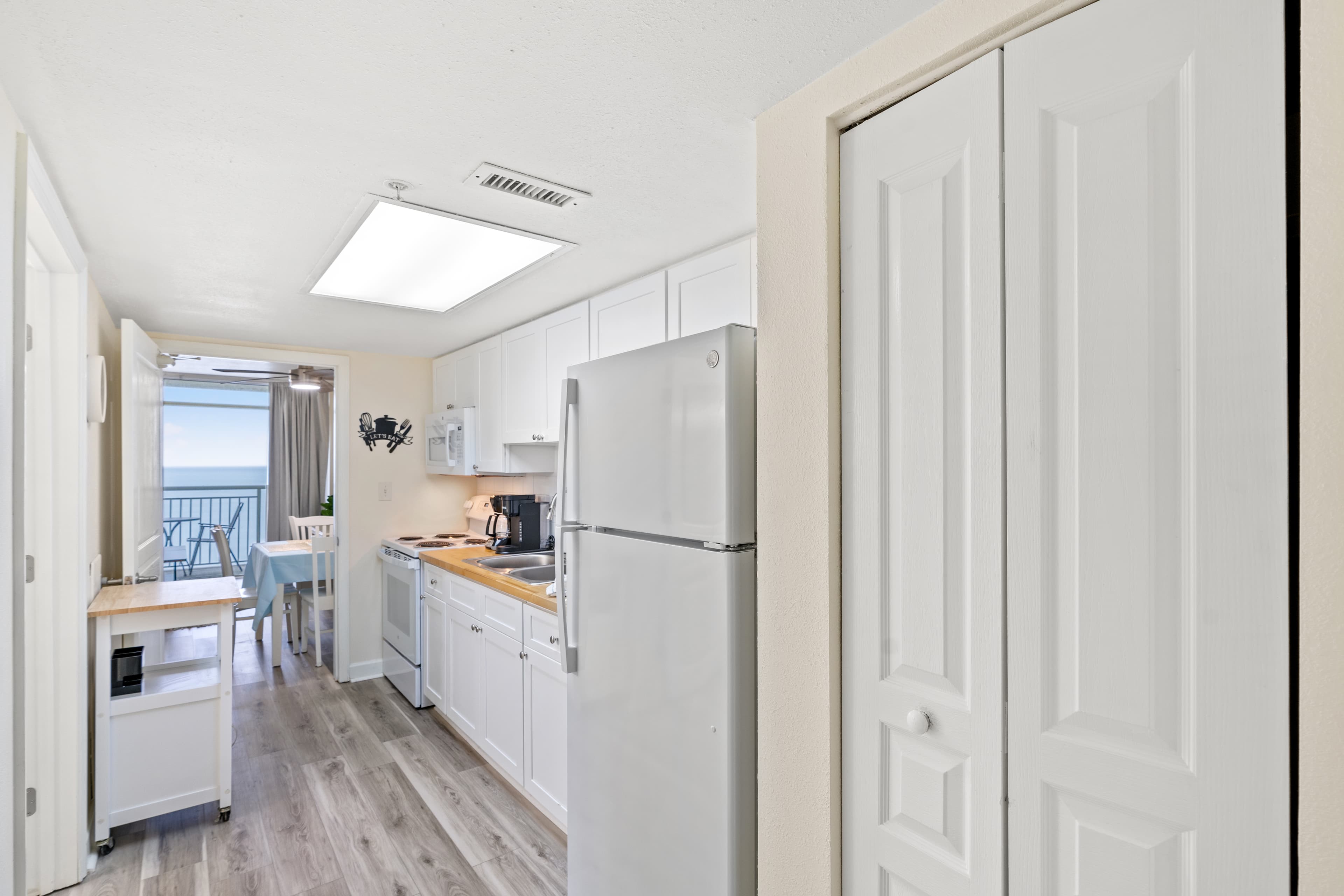 Bay Watch Resort - 903