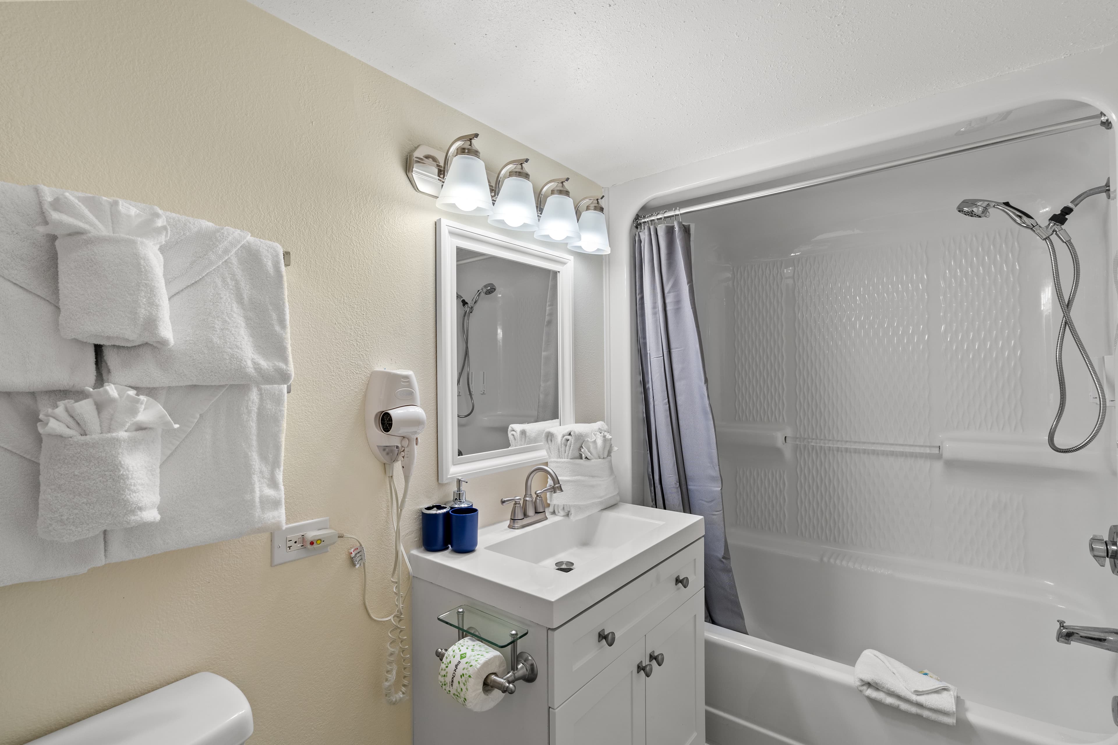 Bay Watch Resort - 903