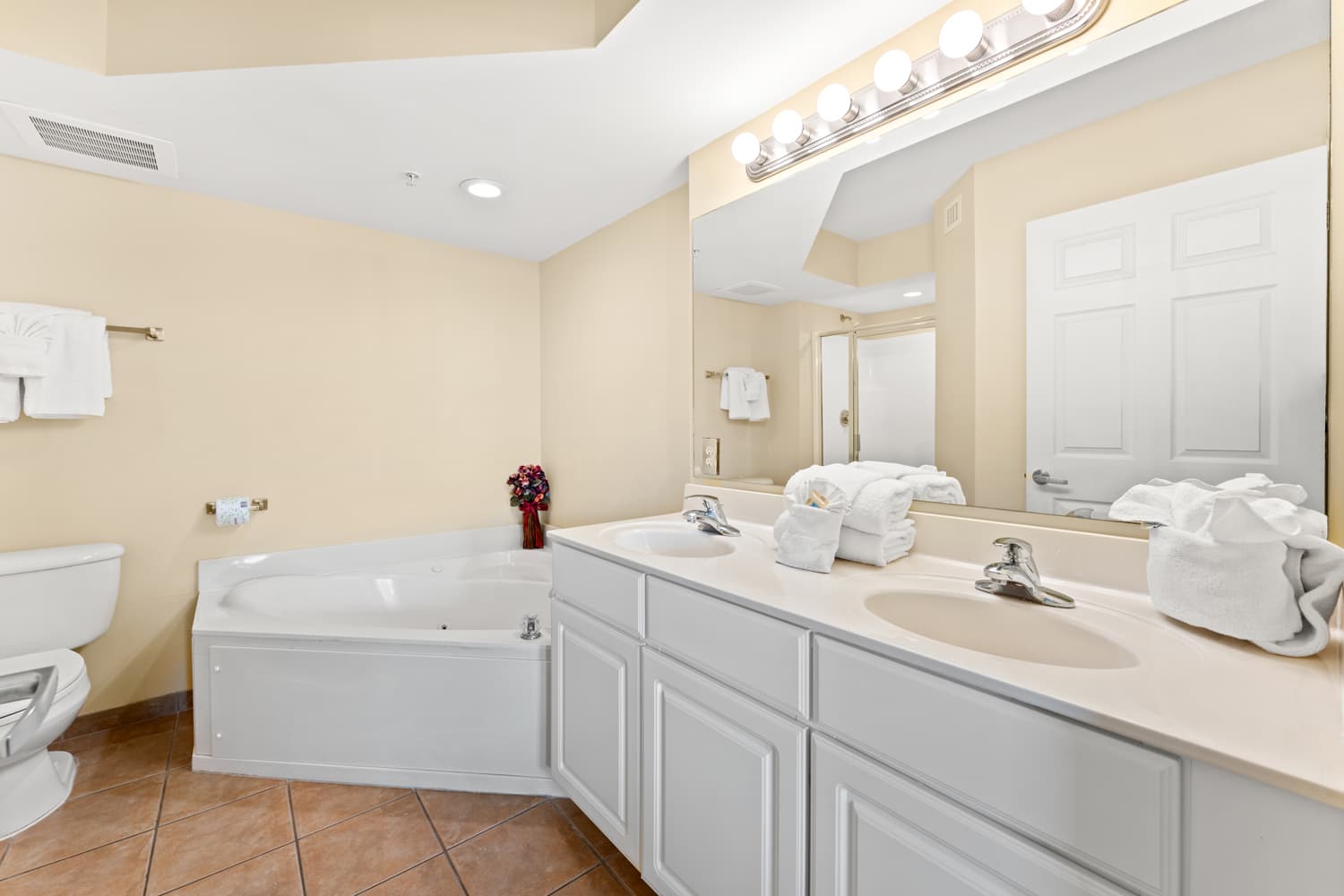 Malibu Pointe - 604