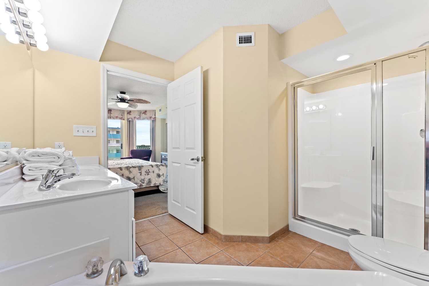 Malibu Pointe - 604