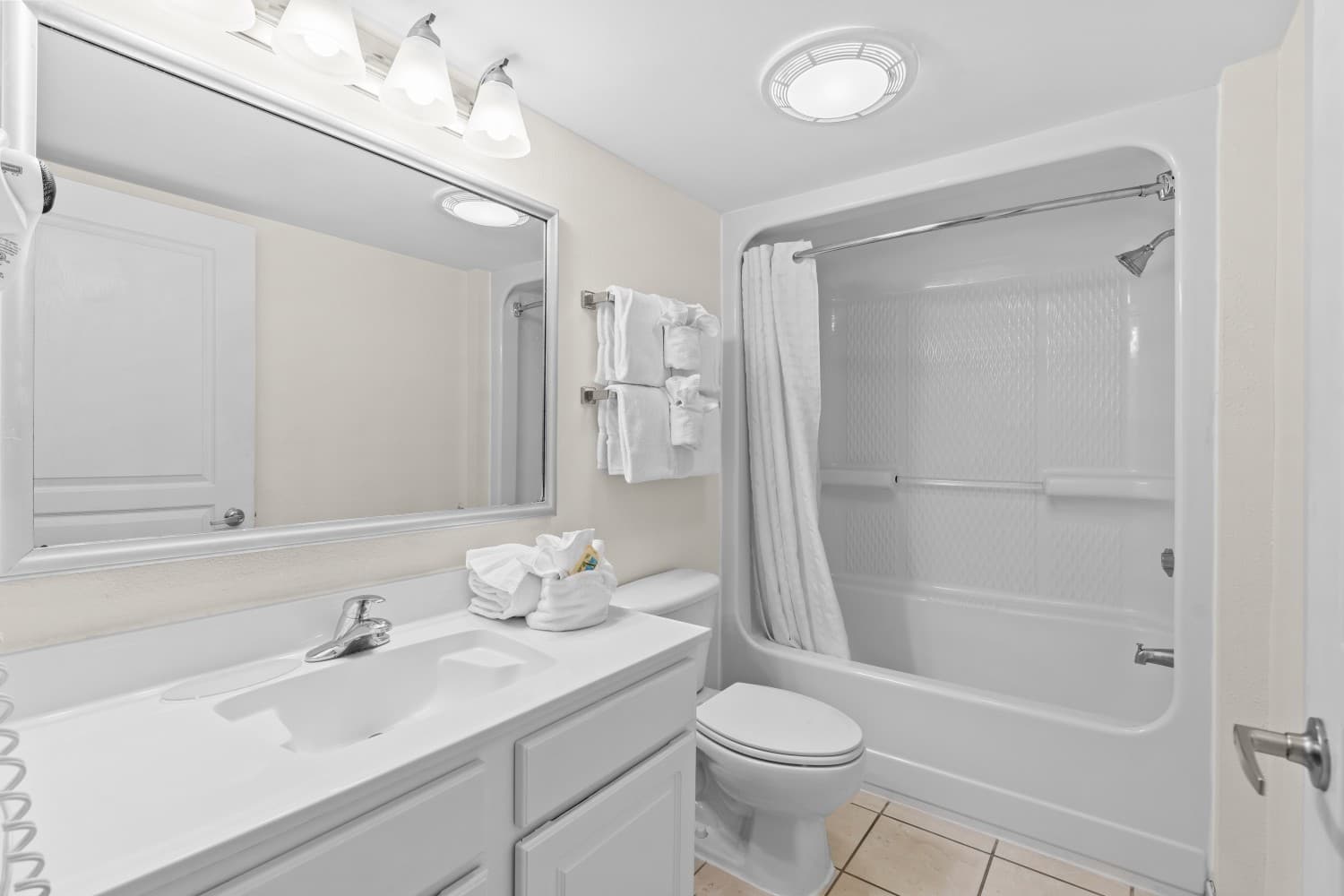 Bay Watch Resort - 912