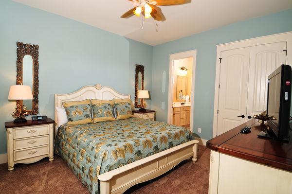 North Beach Cottages - 5 Bedroom Banyan Home w/ Private Pool and Hot Tub