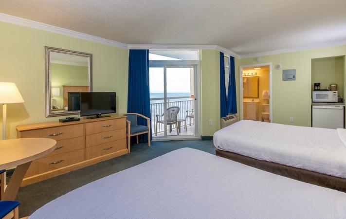 Paradise Resort - Partial Ocean View Queen Room